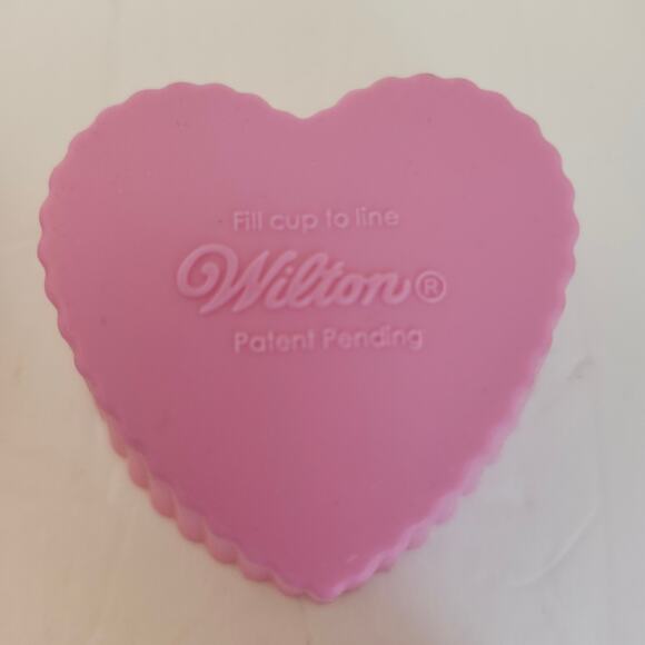 Wilton Silicone Muffin Baking Cup Lot Of 30 Hearts Flowers Squares Multi-Color - Picture 9 of 12